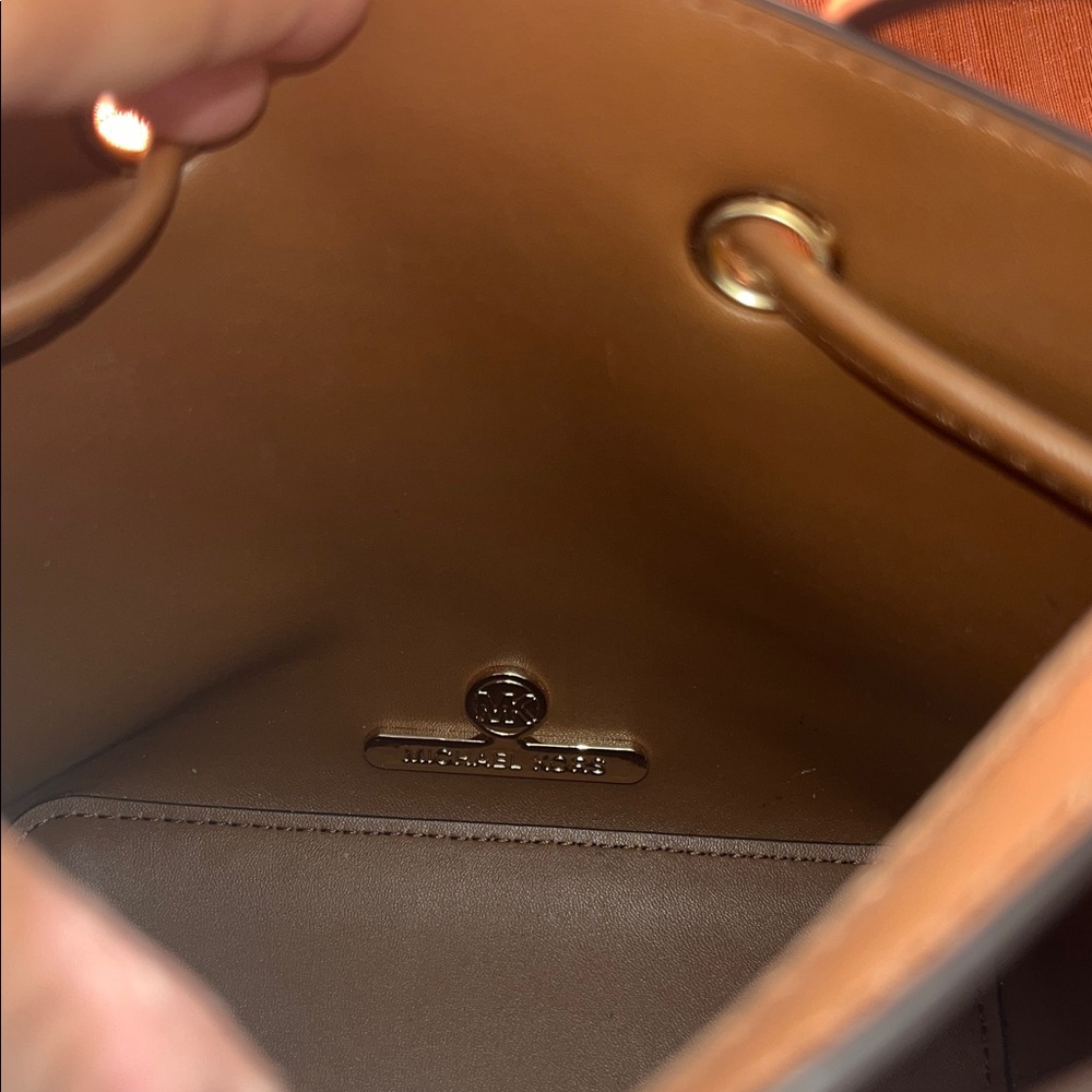 Michael Kors Purse White & Brown - Picture 3 of 17
